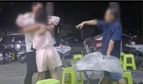 荊門一中學(xué)教師被指街頭猥褻女子，作為受害人如何取證維權(quán)？