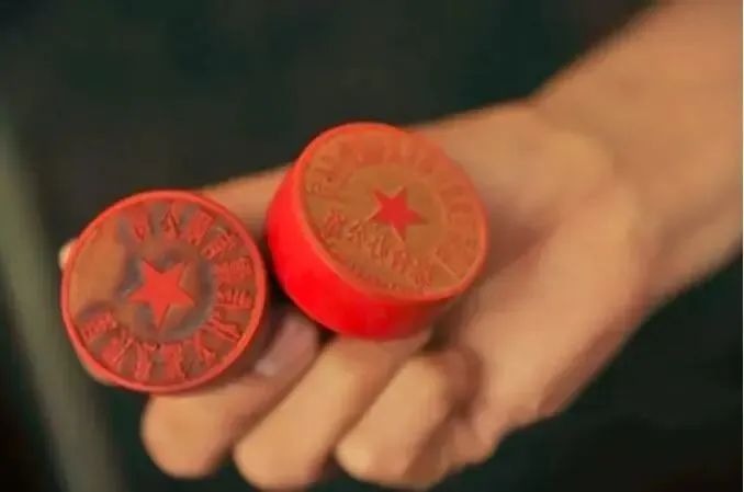 簽合同要小心！公章少了四個(gè)字，公司能否以此為由不給錢？