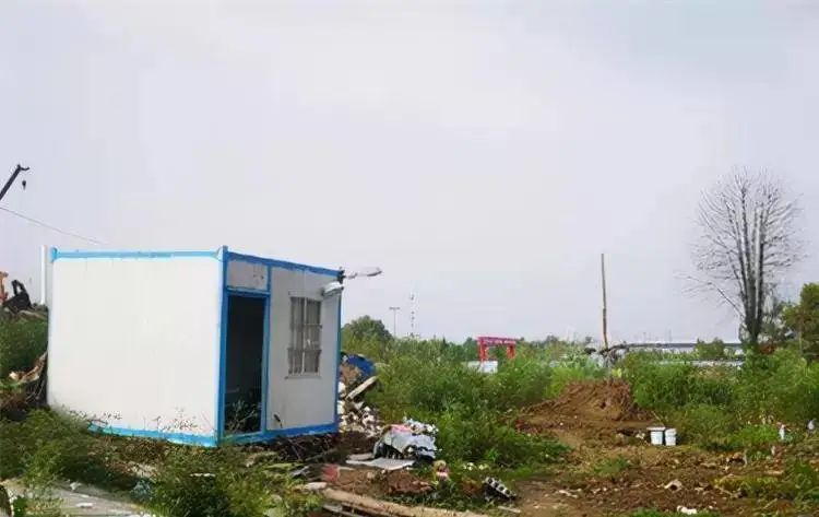 【以案釋法】2死2傷！武漢65歲男子因房子被強拆，持刀捅刺3男1女釀慘案，暴力強拆需要負什么刑事責任？